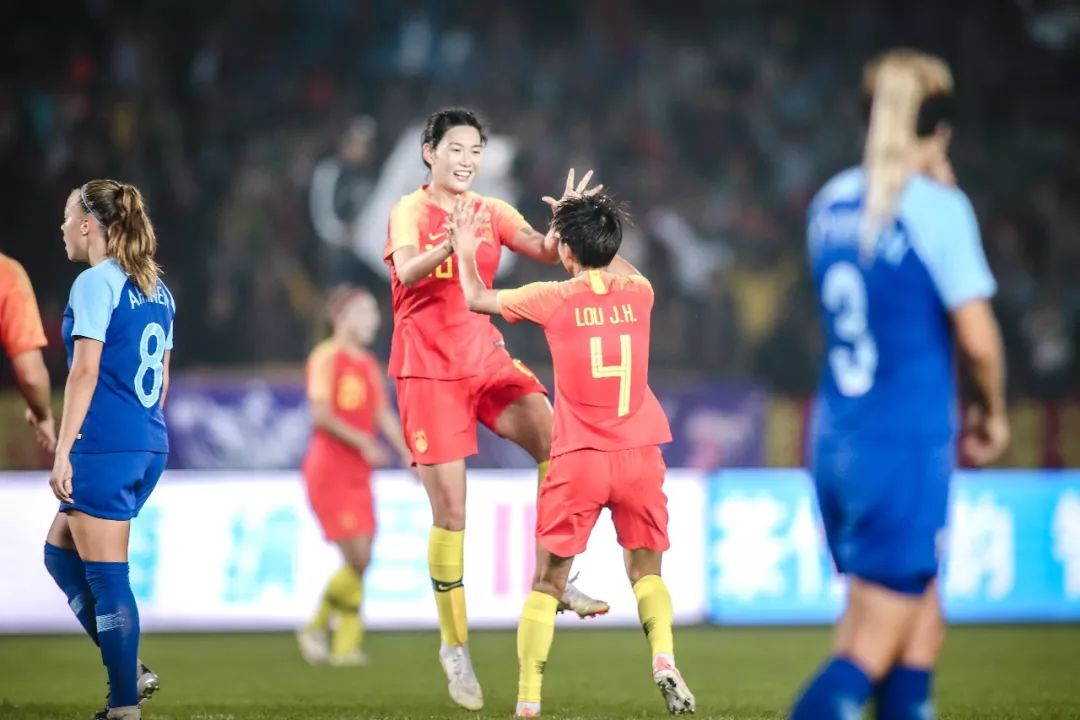 芬兰女足队在国际比赛中获得胜利